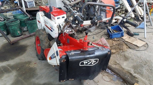 รถไถเดินตาม YANMAR  รุ่น YH75D ขนาด 7.5 แรง เครื่องยนต์ดีเซล เก่าญี่ปุ่น  ยางรถรั่ว ไม่มีที่สตาร์ท  สภาพสวยพร้อมใช้งาน