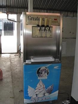 (ขายแล้ว) เครื่องทำไอสครีมซอฟท์เสริ์ฟ