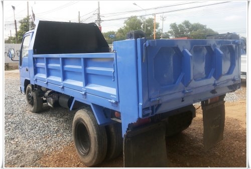 ขาย รถบรรทุก 6 ล้อดั๊มพ์ ยี่ห้อ ISUZU NKR 110 แรงม้า ปี 39 กระบะยาว 4 เมตร
