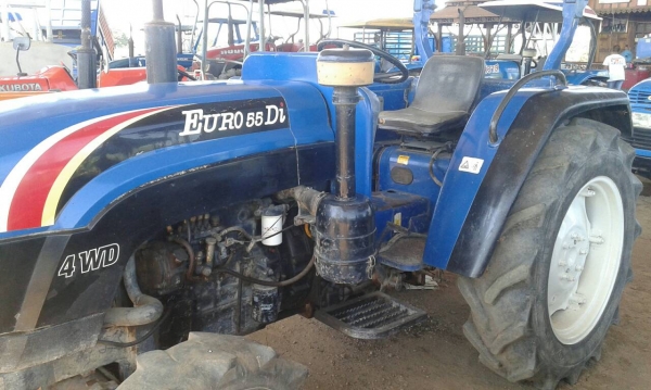 ขายรถโยโล55แรงราคา175000บาท รถอยู่วังบัว คลองขลุง กำแพงเพชร สนใจสอบถามได้ที่081 3655997 อ๋าพร  พาเจริญ  ราคาต่อรองได้อีกนะครับ