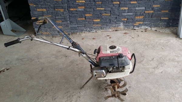 รถพรวนดินเดินตาม ขนาด 2.5 แรง เก่าญี่ปุ่น เครื่องยนต์ HONDA พร้อมชุดพรวนดิน