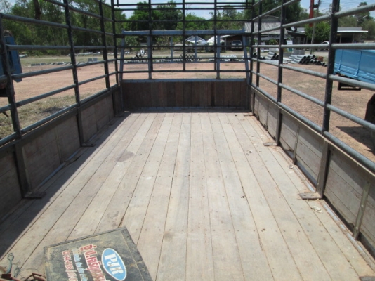 ขายกระรถหกล้อisuzu120  ขนาด/ 2.10*4.20 สภาพสวย