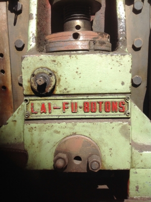 เครื่องปั้ม LAI-FU-80TONS
