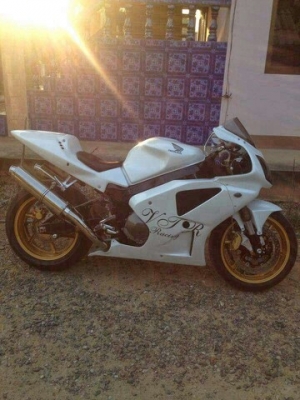 vtr 1000