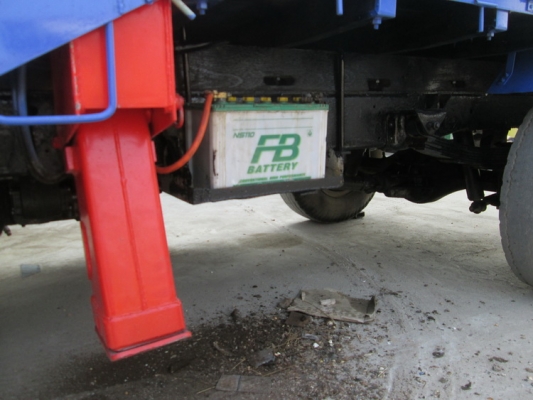 ขาย อีซูซุ 4 ล้อกลาง เครื่อง 90 แรงม้า ติดเครน unic 2 ตัน