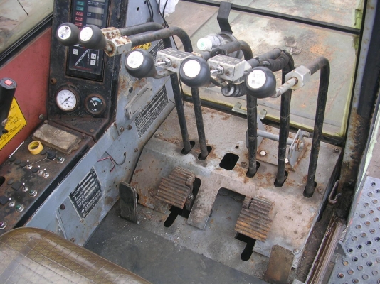 SUMITOMO SC800  ปี1994 80ตัน ใครหาอยู่ติดต่อมาได้เลยครับ