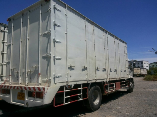 รถบรรทุก ตู้ 10 บาน ISUZU ปี 48 รุ่น FTR ติดแก็สNGV ราคา 570,000 บ.