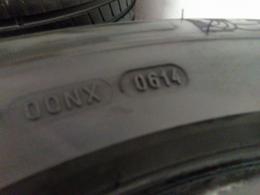 ขายยาง 215/65/16 มิสลิน ปี14 ไม่มีปะ ไม่แตกลาย นิ้มๆ