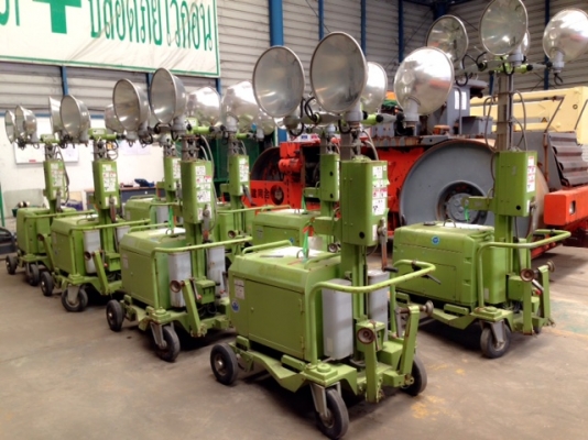 Tower Light FKC4041 ไฟส่องสว่าง 4 ดวง/ 27A/ 100V/ 2.7kva/ สูง 4.75 เมตร  สนใจโทร. 080-6565422 (หนิง)