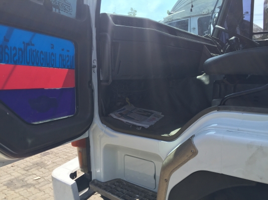 10 ล้อหัวลาก 2 เพลา 320 แรง ปี 2552(2544) รถสวยสภาพดีั เล่มพร้อม