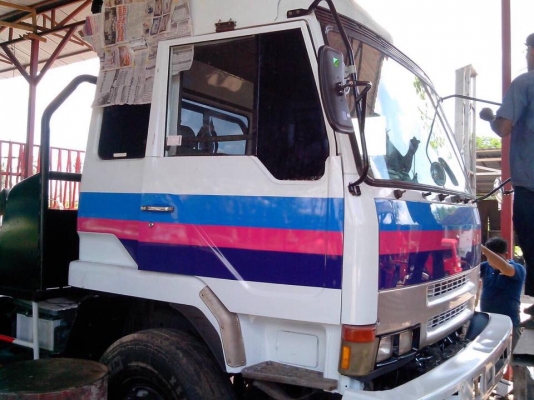 10 ล้อหัวลาก 2 เพลา 320 แรง ปี 2552(2544) รถสวยสภาพดีั เล่มพร้อม