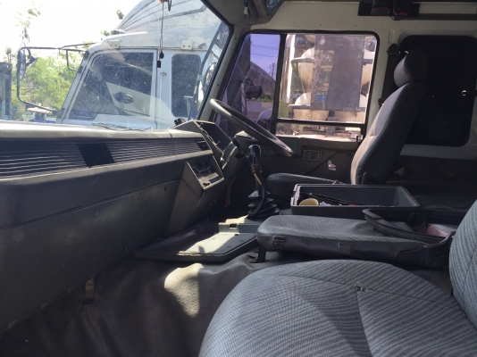 10 ล้อหัวลาก 2 เพลา 320 แรง ปี 2552(2544) รถสวยสภาพดีั เล่มพร้อม