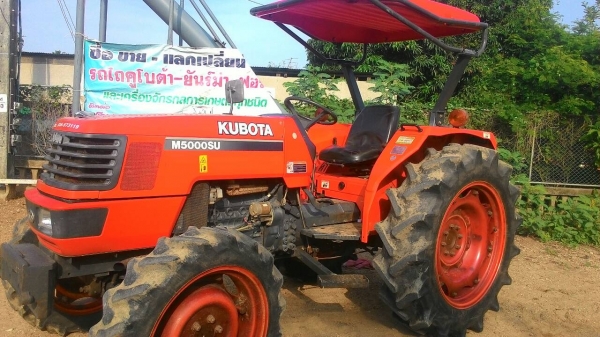 ขายรถไถ KUBOTA M 5000 สภาพดีเดิมๆพร้อมใช้งาน อุปกรณ์ครบ 3 ชิ้นมีพร้อมดันหน้า ผานพรวนและ โรตารี่
