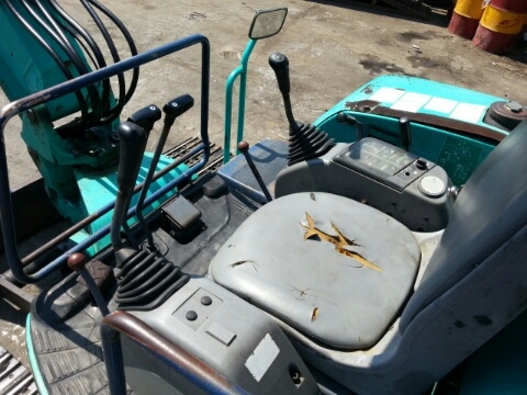 รถขุดดิน PC40R-8-31103