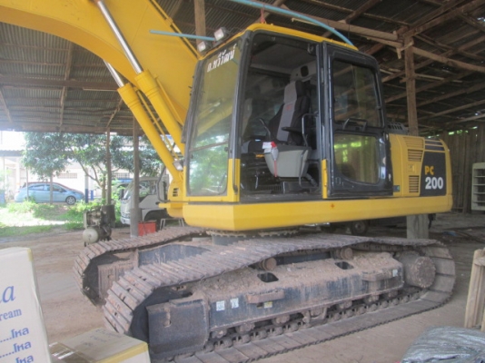 ขายรถแบคโฮ KOMATSU pc200 s8 ปี 2554