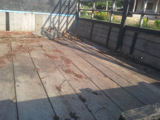 ขายรถหกล้อช่วงสั้น ISUZU NKR 88  แรงม้า  คัดซีส์สวย กระบะไม่ผุ คอกเหล็กแป็ปมีเสริมเหล็กฉากอย่าหนา  สภาพพร้อมใช้งาน