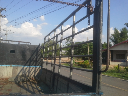 ขายรถหกล้อช่วงสั้น ISUZU NKR 88  แรงม้า  คัดซีส์สวย กระบะไม่ผุ คอกเหล็กแป็ปมีเสริมเหล็กฉากอย่าหนา  สภาพพร้อมใช้งาน