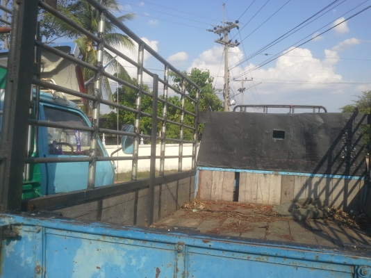 ขายรถหกล้อช่วงสั้น ISUZU NKR 88  แรงม้า  คัดซีส์สวย กระบะไม่ผุ คอกเหล็กแป็ปมีเสริมเหล็กฉากอย่าหนา  สภาพพร้อมใช้งาน