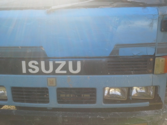 ขายรถหกล้อช่วงสั้น ISUZU NKR 88  แรงม้า  คัดซีส์สวย กระบะไม่ผุ คอกเหล็กแป็ปมีเสริมเหล็กฉากอย่าหนา  สภาพพร้อมใช้งาน