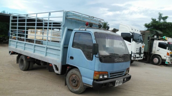 6 ล้อ 120 แรง ฝาขาว ปี 2541 ใช้น้อย 1 แสนกว่ากิโล รถสวย เล่มพร้อม กระบะยาว 4.30 ม.