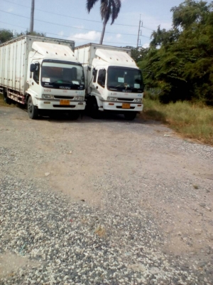 หกล้อตู้แห้ง Hinoและ Izusu