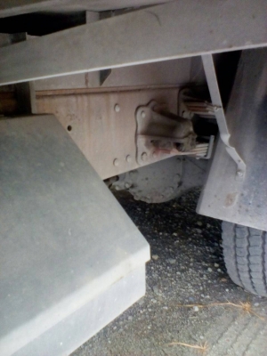 Hino รถตู้แห้ง 10 บาน 6 ล้อ