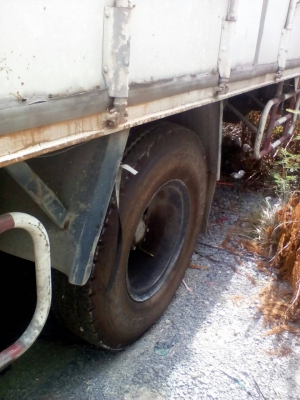 Hino รถตู้แห้ง 10 บาน 6 ล้อ