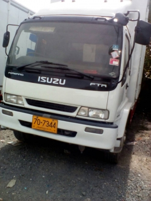 Hino รถตู้แห้ง 10 บาน 6 ล้อ