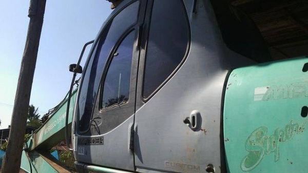 KOBELCO 200 รุ่น 5  ตามภาพ ( คุยกับเจ้าของโดยตรงครับ )  ราคา   980,000 บาท