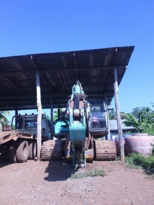 KOBELCO 200 รุ่น 5  ตามภาพ ( คุยกับเจ้าของโดยตรงครับ )  ราคา   980,000 บาท