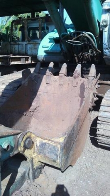 KOBELCO 200 รุ่น 5  ตามภาพ ( คุยกับเจ้าของโดยตรงครับ )  ราคา   980,000 บาท
