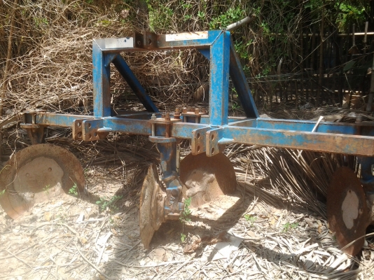 ขายตามสภาพพานยกร่องติดมากับรถไถฟอดร์ยีห้อAK