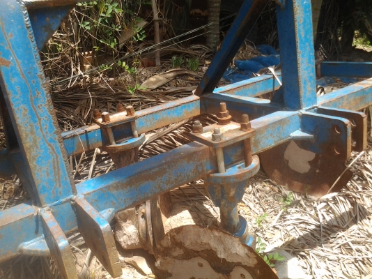 ขายตามสภาพพานยกร่องติดมากับรถไถฟอดร์ยีห้อAK