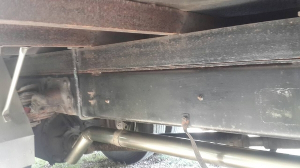 รถฮีโน่ 6 ล้อตู้  FC4J  เปลื่ยนเครื่อง 150 แรงม้า. ปี 45        สนใจติดต่อ  081 - 6079515