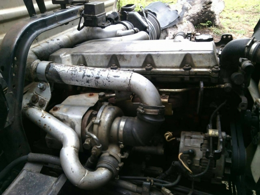 รถฮีโน่ 6 ล้อตู้  FC4J  เปลื่ยนเครื่อง 150 แรงม้า. ปี 45        สนใจติดต่อ  081 - 6079515