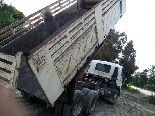 รถอีซูซุ 10 ล้อดั้ม FVZ 300 แรงม้า. ปี 53   สนใจติดต่อ  081 - 6079515