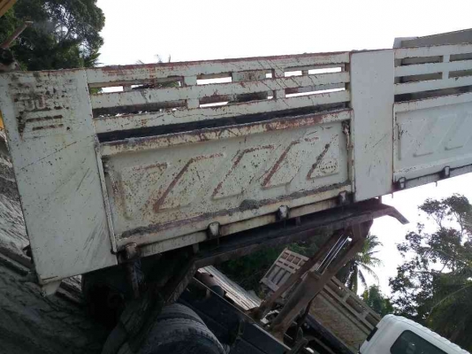 รถอีซูซุ 10 ล้อดั้ม FVZ 300 แรงม้า. ปี 53   สนใจติดต่อ  081 - 6079515