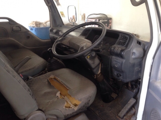 ขายด่วนครับ 4 ล้อไม่ติดเวลาทะเบียน. ELF 2006. รถห้าง