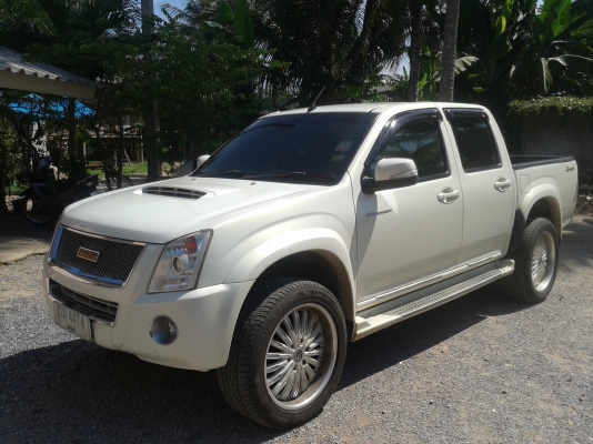 D-MAX HILANDER 4 ประตู D-MAX HILANDER 4 ประตู