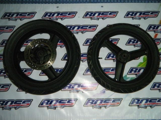 ชุดล้อ Honda CB400SF VersionS สภาพใหม่