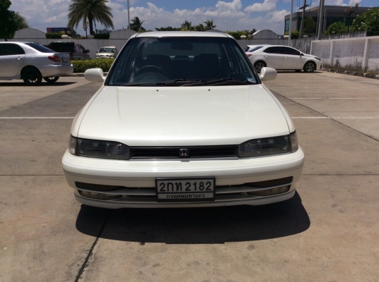 ขายรถ Honda accord ตาเพชรไฟท้ายสั้น ปี93 เครื่องเดิมหัวฉีด 2.0 เกียร์ธรรมดา เพาเวอร์ ไฟฟ้าทั้งคัน ภายในเบาะสวยไม่มีขาด เก็บงานนิดหน่อย แอร์เย็นฉ่ำ ตัวถังบางเดิมสีใหม่ๆสีขาวมุก สีเงาสวยทั้งคัน แม็กขอบ 16" ยางดี เครื่องแน่นวิ่งดี รถสีสวยทางดี พร้อมใช้