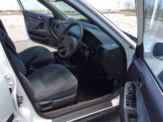 ขายรถ Honda accord ตาเพชรไฟท้ายสั้น ปี93 เครื่องเดิมหัวฉีด 2.0 เกียร์ธรรมดา เพาเวอร์ ไฟฟ้าทั้งคัน ภายในเบาะสวยไม่มีขาด เก็บงานนิดหน่อย แอร์เย็นฉ่ำ ตัวถังบางเดิมสีใหม่ๆสีขาวมุก สีเงาสวยทั้งคัน แม็กขอบ 16" ยางดี เครื่องแน่นวิ่งดี รถสีสวยทางดี พร้อมใช้