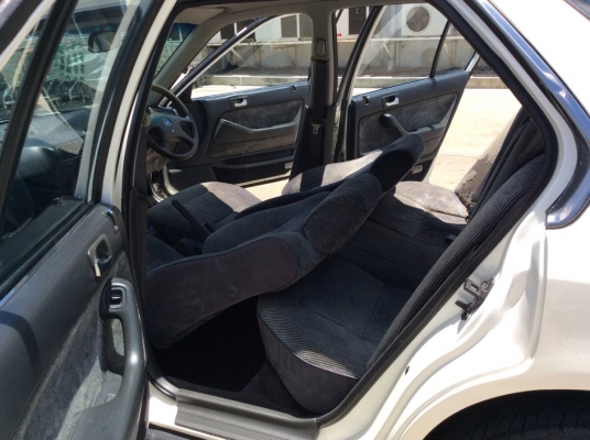 ขายรถ Honda accord ตาเพชรไฟท้ายสั้น ปี93 เครื่องเดิมหัวฉีด 2.0 เกียร์ธรรมดา เพาเวอร์ ไฟฟ้าทั้งคัน ภายในเบาะสวยไม่มีขาด เก็บงานนิดหน่อย แอร์เย็นฉ่ำ ตัวถังบางเดิมสีใหม่ๆสีขาวมุก สีเงาสวยทั้งคัน แม็กขอบ 16" ยางดี เครื่องแน่นวิ่งดี รถสีสวยทางดี พร้อมใช้