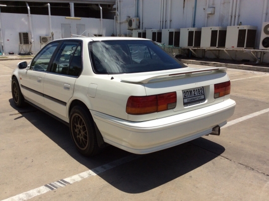 ขายรถ Honda accord ตาเพชรไฟท้ายสั้น ปี93 เครื่องเดิมหัวฉีด 2.0 เกียร์ธรรมดา เพาเวอร์ ไฟฟ้าทั้งคัน ภายในเบาะสวยไม่มีขาด เก็บงานนิดหน่อย แอร์เย็นฉ่ำ ตัวถังบางเดิมสีใหม่ๆสีขาวมุก สีเงาสวยทั้งคัน แม็กขอบ 16" ยางดี เครื่องแน่นวิ่งดี รถสีสวยทางดี พร้อมใช้