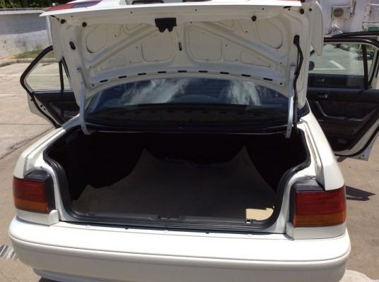 ขายรถ Honda accord ตาเพชรไฟท้ายสั้น ปี93 เครื่องเดิมหัวฉีด 2.0 เกียร์ธรรมดา เพาเวอร์ ไฟฟ้าทั้งคัน ภายในเบาะสวยไม่มีขาด เก็บงานนิดหน่อย แอร์เย็นฉ่ำ ตัวถังบางเดิมสีใหม่ๆสีขาวมุก สีเงาสวยทั้งคัน แม็กขอบ 16" ยางดี เครื่องแน่นวิ่งดี รถสีสวยทางดี พร้อมใช้