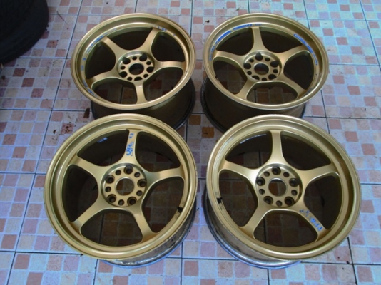 ตอบ ขายล้อ GRAMLIGHT 57C สีทองเดิมๆ 17X9.5 ET+38,+22 ก้านยกๆ
