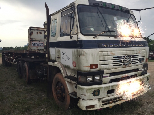 รถบรรทุก 18 ล้อ..มี4ชุด หัวลากพร้อมหาง3ชุดและแม่-ลูกพื้นเรียบ1ชุด เล่มพร้อม รถใช้งานได้ปกติ.