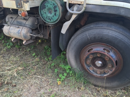 รถบรรทุก 18 ล้อ..มี4ชุด หัวลากพร้อมหาง3ชุดและแม่-ลูกพื้นเรียบ1ชุด เล่มพร้อม รถใช้งานได้ปกติ.