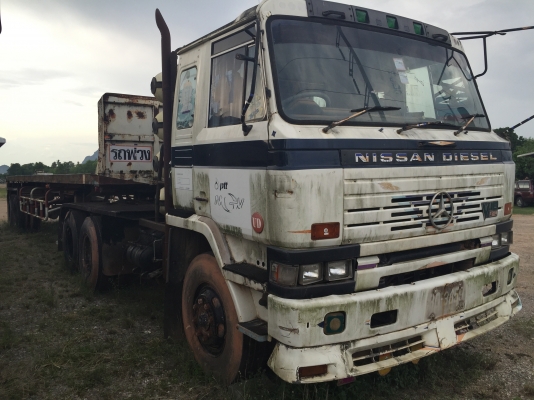 รถบรรทุก 18 ล้อ..มี4ชุด หัวลากพร้อมหาง3ชุดและแม่-ลูกพื้นเรียบ1ชุด เล่มพร้อม รถใช้งานได้ปกติ.