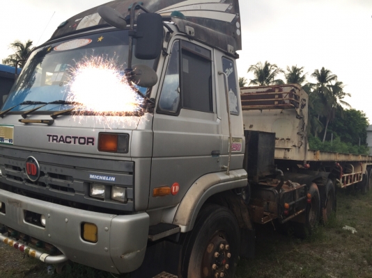 รถบรรทุก 18 ล้อ..มี4ชุด หัวลากพร้อมหาง3ชุดและแม่-ลูกพื้นเรียบ1ชุด เล่มพร้อม รถใช้งานได้ปกติ.